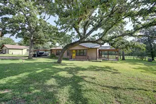 9470 Lake Forest Cir, Brenham, TX 77833 - Photo 2