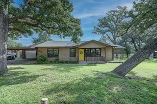 9470 Lake Forest Cir, Brenham, TX 77833 - Photo 1