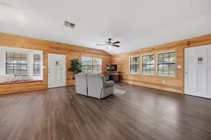 9470 Lake Forest Cir, Brenham, TX 77833 - Photo 4