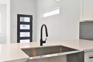 8133 Cabot St, Houston, TX 77078 - Photo 38