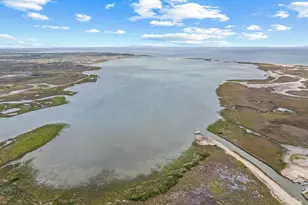 809 W Taylor Ave, Port O'Connor, TX 77982 - Photo 36