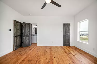 809 W Taylor Avenue, Port O'Connor, TX 77982 - Photo 16