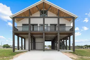 809 W Taylor Ave, Port O'Connor, TX 77982 - Photo 1