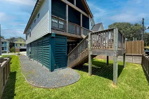 1208 32nd St, Galveston, TX 77550 - Photo 34