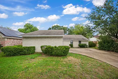 5610 Longforest Drive, Houston, TX 77088 - Photo 2