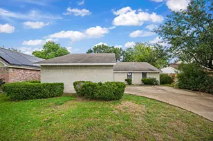 5610 Longforest Dr, Houston, TX 77088 - Photo 2