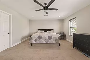 9724 Racine St, Houston, TX 77029 - Photo 12
