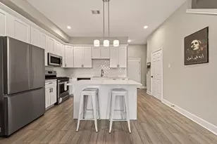 9724 Racine St, Houston, TX 77029 - Photo 6