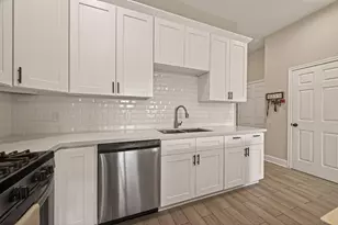 9724 Racine St, Houston, TX 77029 - Photo 4