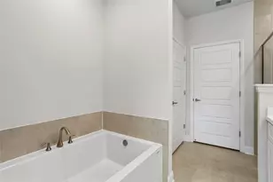 4203 W Bayou Maison Cir, Dickinson, TX 77539 - Photo 16