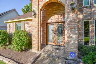9203 S Pass Ln, Houston, TX 77064 - Photo 4