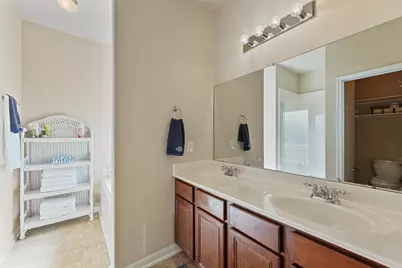 10010 Wood Leaf Court, Baytown, TX 77521 - Photo 18