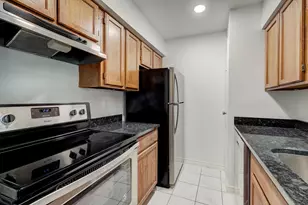 11201 Lynbrook Dr, Houston, TX 77042 - Photo 4