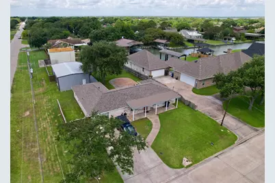 3601 17th Street N, Texas City, TX 77590 - Photo 2