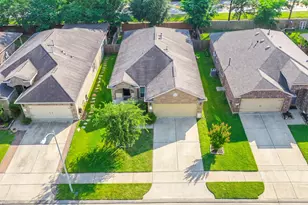 12027 Rockridge Falls Dr, Tomball, TX 77375 - Photo 6