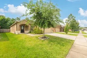 12027 Rockridge Falls Dr, Tomball, TX 77375 - Photo 4