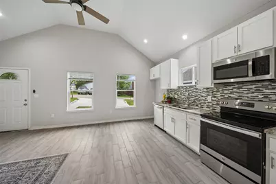 396 Westchase, Montgomery, TX 77316 - Photo 8