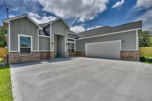 185 Oak Cluster Dr, Columbus, TX 78934 - Photo 2