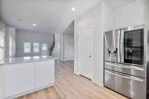 10610 Scrub Oak Dr, Rosharon, TX 77583 - Photo 8