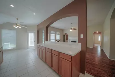 39 Belcarra Place, The Woodlands, TX 77382 - Photo 10
