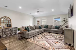 1008 Llano Trl, Dayton, TX 77535 - Photo 4