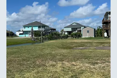 934 / 936 Clara, Crystal Beach, TX 77650 - Photo 4
