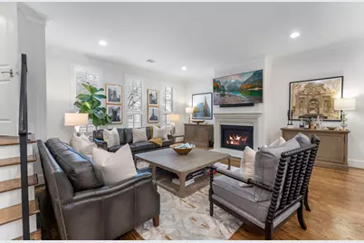 2126 Briarglen Drive, Houston, TX 77027 - Photo 10