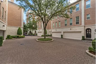 2126 Briarglen Drive, Houston, TX 77027 - Photo 4