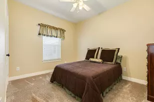 264 Lasso St, Angleton, TX 77515 - Photo 20