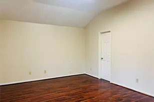 8239 Squires Pl Dr, Houston, TX 77083 - Photo 10