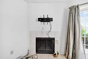 1515 Sandy Springs Rd, Houston, TX 77042 - Photo 12