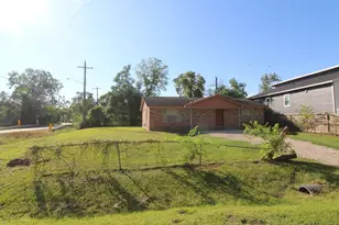 5942 Glen Grove St, Houston, TX 77396 - Photo 2