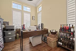 10929 Upland Park, Houston, TX 77043 - Photo 32