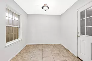 8810 Reamer St, Houston, TX 77074 - Photo 12