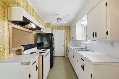 410 Vance Street, League City, TX 77573 - Photo 2