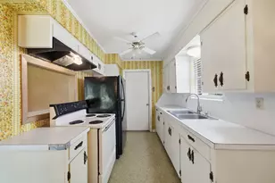 410 Vance St, League City, TX 77573 - Photo 2