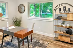 701 Cannan Dr, Angleton, TX 77515 - Photo 2