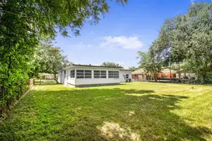 1405 W Crockett St, La Marque, TX 77568 - Photo 40