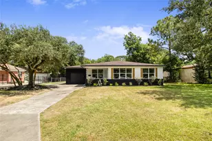 1405 W Crockett St, La Marque, TX 77568 - Photo 2