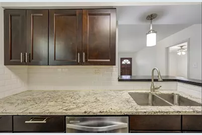 839 Wax Myrtle Lane #A, Houston, TX 77079 - Photo 8