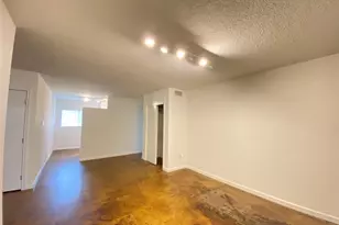 1112 Lawrence St, Houston, TX 77008 - Photo 2