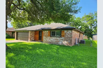 2006 Redwood Street, Kemah, TX 77565 - Photo 2