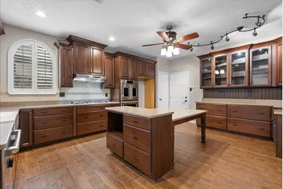 1006 Chesterwood Drive, Pearland, TX 77581 - Photo 14
