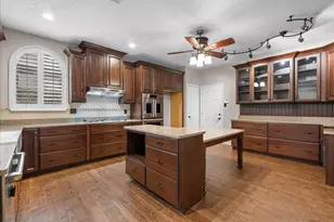 1006 Chesterwood Dr, Pearland, TX 77581 - Photo 14