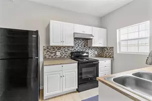 405 Medina St, Houston, TX 77012 - Photo 6