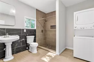 405 Medina St, Houston, TX 77012 - Photo 10