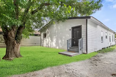 405 Medina Street #B, Houston, TX 77012 - Photo 1