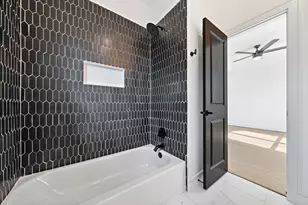 1005 E 28th St, Houston, TX 77009 - Photo 36