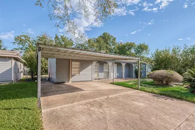 5619 Willow Glen Drive, Houston, TX 77033 - Photo 2