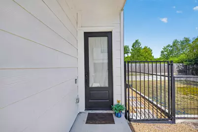 5737 White Magnolia Street, Houston, TX 77091 - Photo 2